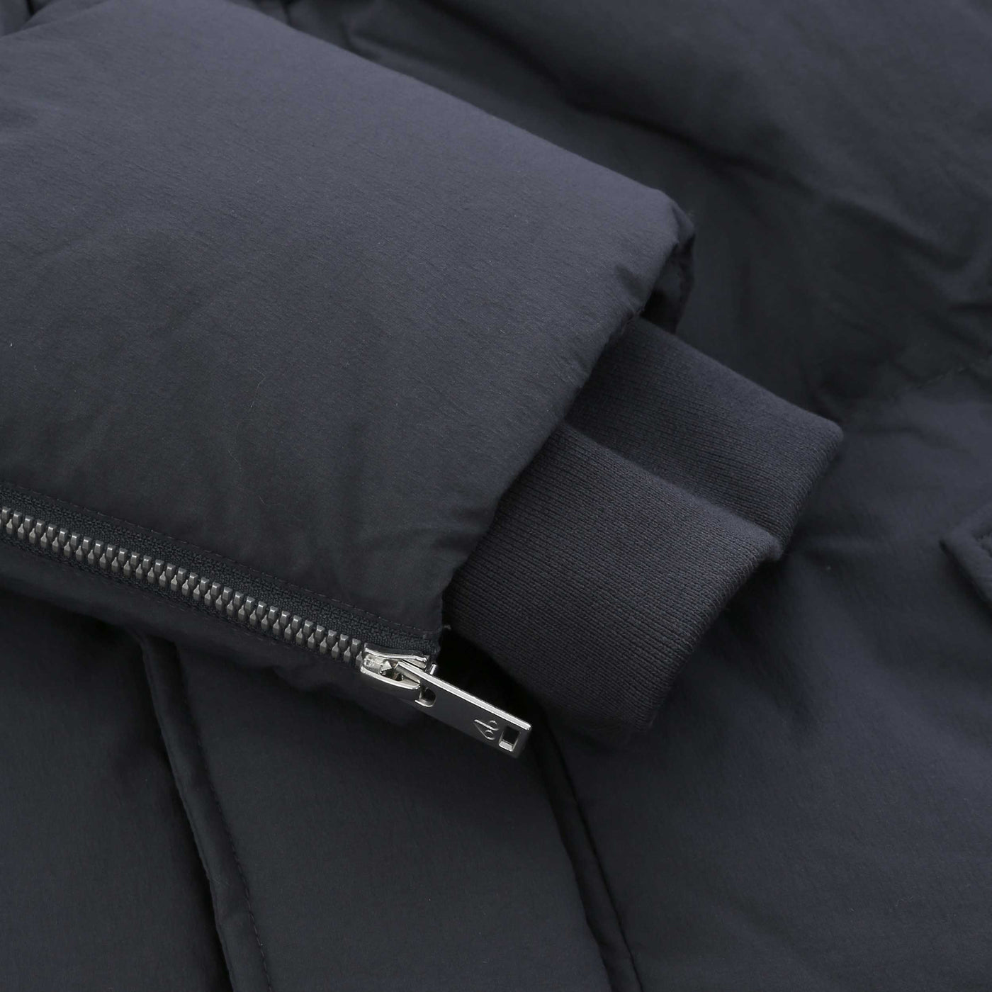 Moose Knuckles Everest 3Q Puffer Jacket in Cement Cuff